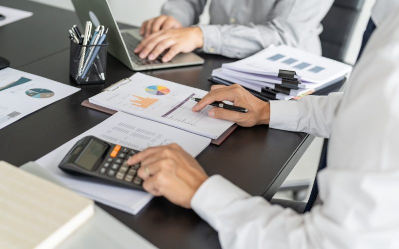 auditor-or-internal-revenue-service-staff-busines-2023-11-27-05-17-27-utc-min