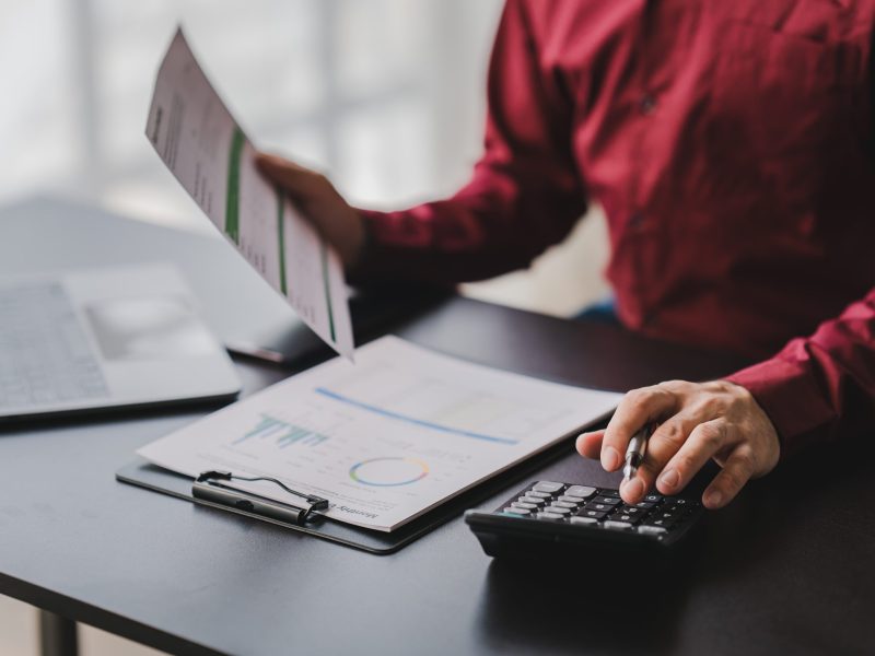 the-financiers-are-calculating-personal-taxes-for-2023-11-27-05-37-07-utc-min